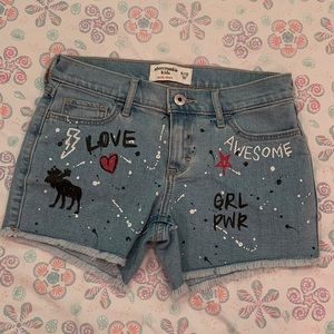 ✨NEVER WORN✨ super cute, kids 11/12 jean shorts!